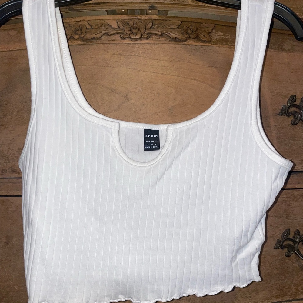 ❗️5 for $25❗️white cropped tank
